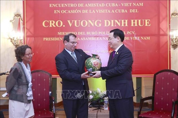 Vietnam-Cuba ties will last forever: NA leader hinh anh 1