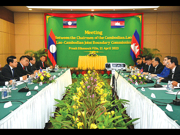 Laos, Cambodia agree to install more border markers hinh anh 1