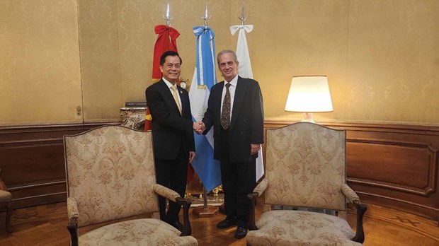 Deputy FM meets with Argentine official hinh anh 1