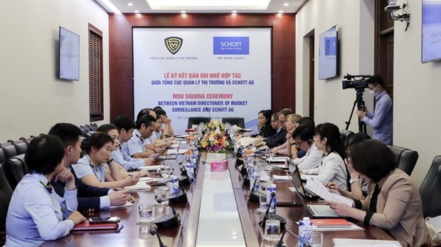 Market management agency, Germany group cooperate in dealing with counterfeit goods hinh anh 1