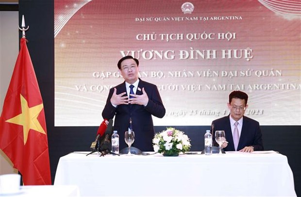 NA leader meets Vietnamese community in Argentina hinh anh 1