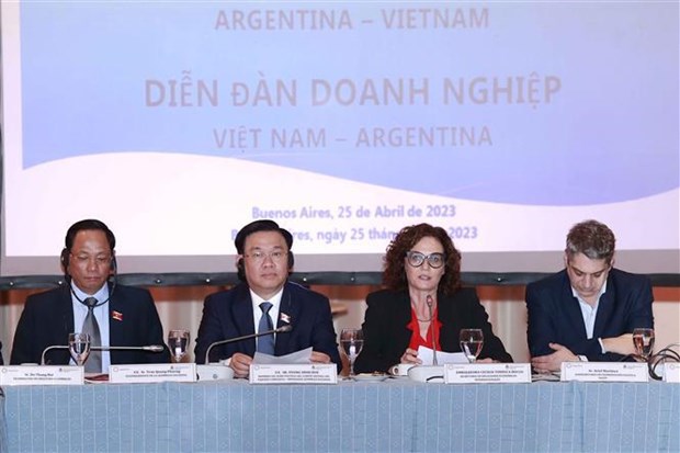NA Chairman attends Vietnam-Argentina business forum hinh anh 1