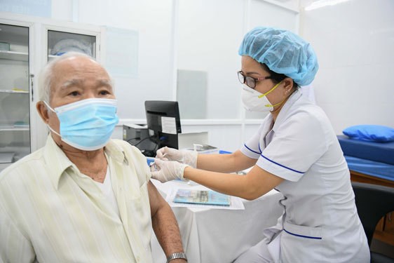 Vietnam records highest number of COVID-19 cases in six months hinh anh 1