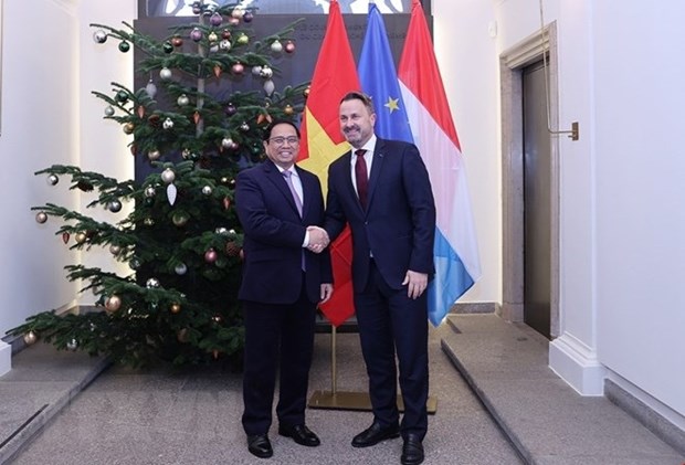 Luxembourg PM's visit hoped to deepen bilateral friendship, cooperation hinh anh 1