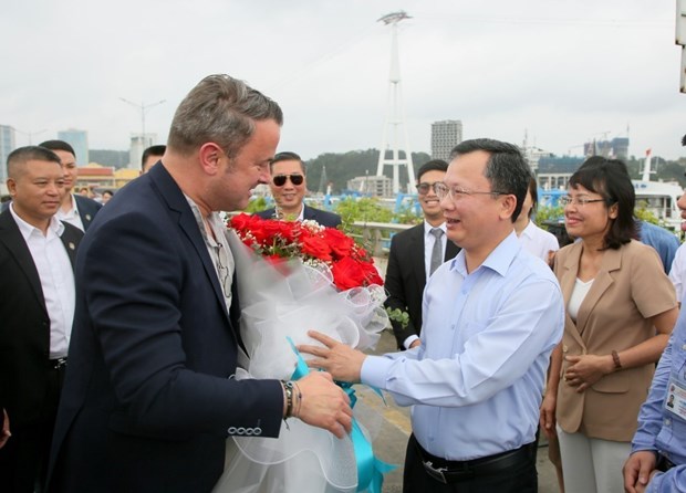 Luxembourg Prime Minister visits Ha Long Bay hinh anh 1