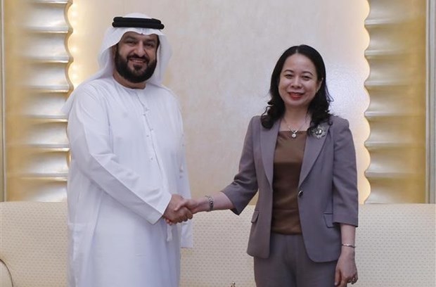 Vice President receives Emirates News Agency Director-General in Abu Dhabi hinh anh 1