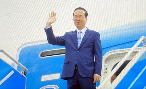 President leaves for coronation of King Charles III hinh anh 1