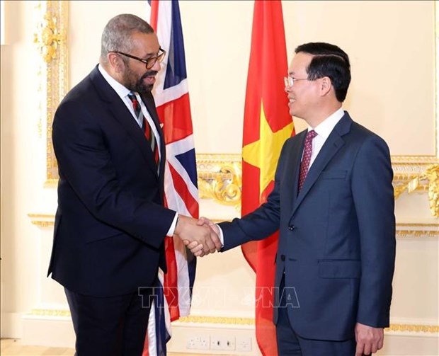 State President meets British, Cuban leaders in London hinh anh 1
