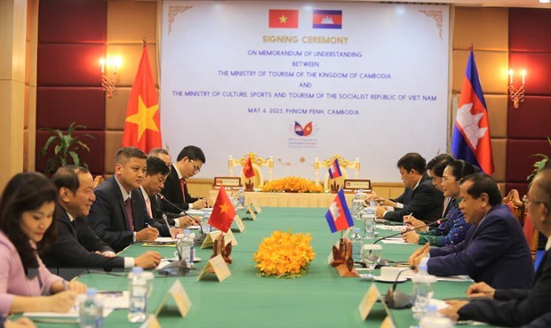 Vietnam, Cambodia agree to promote tourism, sports cooperation hinh anh 1