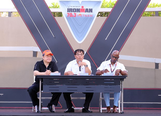 Nearly 3,000 athletes competing in VinFast IRONMAN 70.3 Vietnam hinh anh 1
