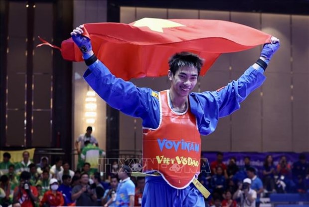 SEA Games 32: Vietnam secures more gold in karate, vovinam events hinh anh 2