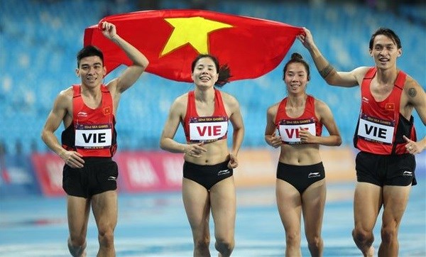 SEA Games 32: Vietnam win 15 more golds, rising to second position in medal tally hinh anh 1