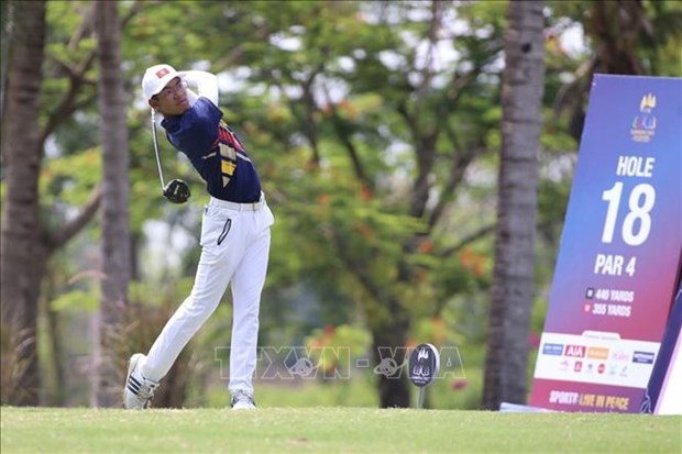 Vietnam brings home historic gold medal in golf hinh anh 1