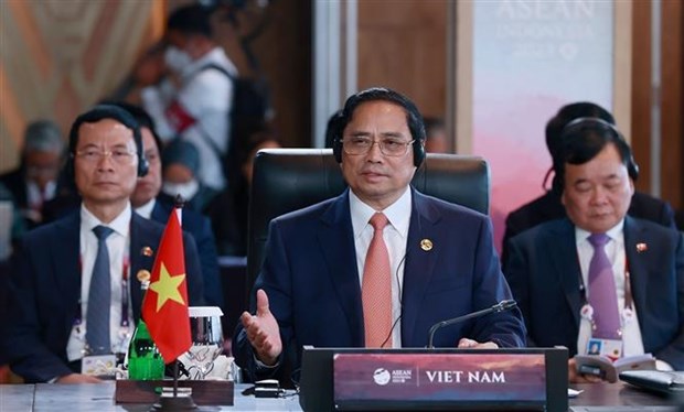 PM emphasises core factors of ASEAN at 42nd summit hinh anh 1