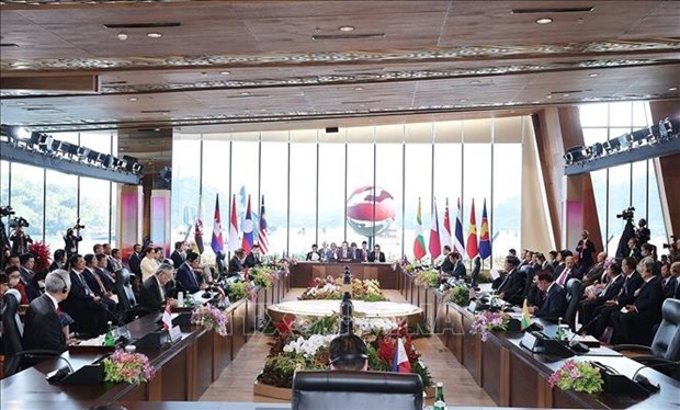 Indonesian President highlights ASEAN’s unity at opening of 42nd ASEAN Summit hinh anh 1