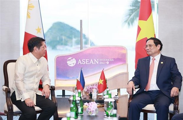 Vietnamese PM, Philippine President meet on ASEAN Summit sidelines hinh anh 1