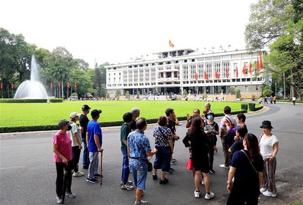 Ample room to draw foreign tourists to Vietnam hinh anh 2
