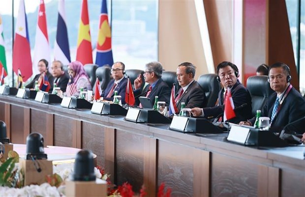 42nd ASEAN Summit wraps up highlighting three key pillars hinh anh 1