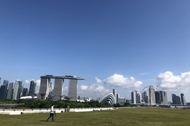 Singapore expands green finance plan hinh anh 1