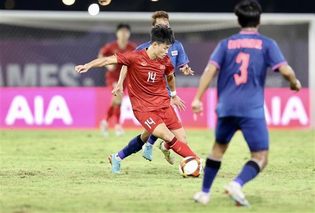 U22 Vietnam draw 1-1 with Thailand in Group B's final match at SEA Games 32 hinh anh 1