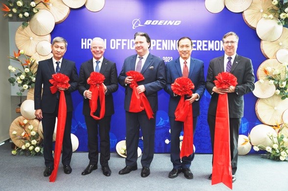 Boeing inaugurates permanent office in Hanoi hinh anh 1