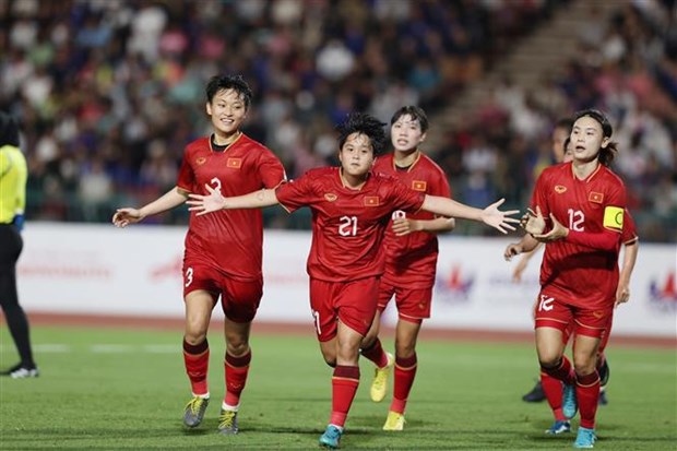 Vietnamese women football advance to SEA Games' finals hinh anh 1
