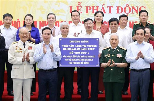 President launches programme to give housing support to the poor in Dien Bien hinh anh 1