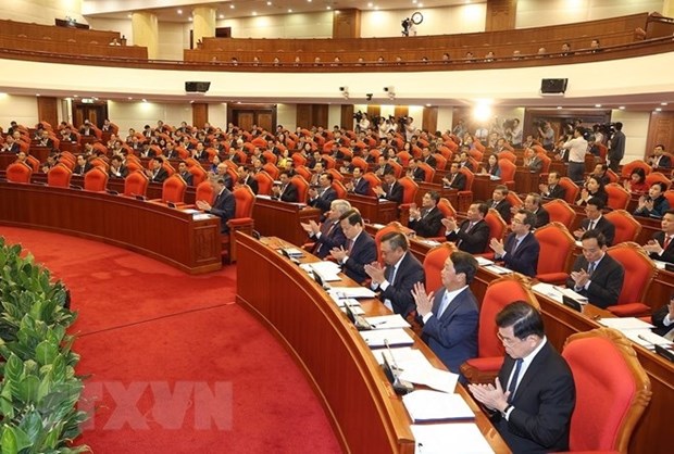 First working day of 13th Party Central Committee’s mid-term meeting hinh anh 1