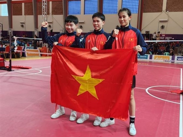 SEA Games 32: Vietnam sweeps wrestling, sepak takraw with three gold hinh anh 1