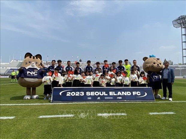 Korean football club holds Vietnam Day in Seoul hinh anh 1