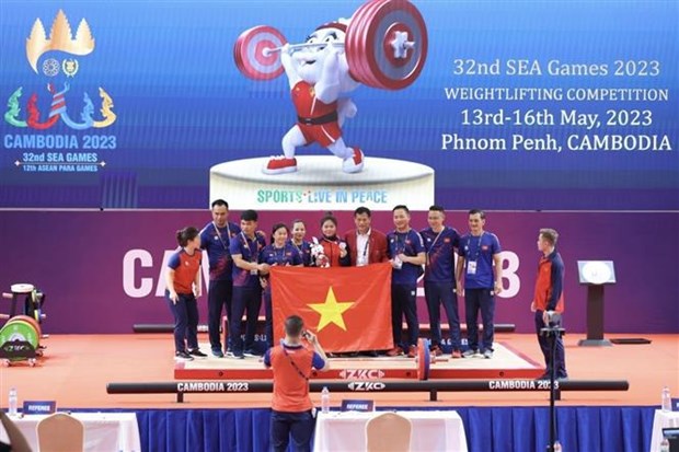 SEA Games 32: One more gold medal for Vietnam fencing team hinh anh 2