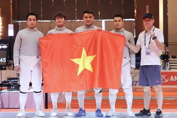 SEA Games 32: One more gold medal for Vietnam fencing team hinh anh 1