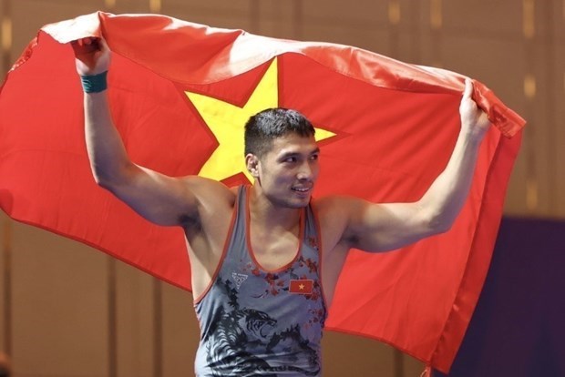 SEA Games 32: Vietnamese wrestlers bag four more golds hinh anh 1