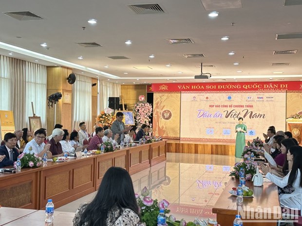 New TV programme honours outstanding Vietnamese persons, achievements hinh anh 1