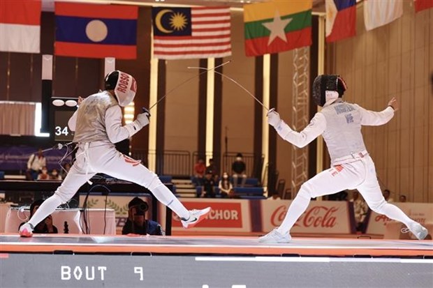 SEA Games 32: New golds for Vietnam in wrestling, fencing, weightlifting hinh anh 1