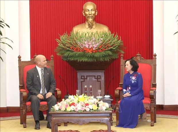 Vietnamese Party official receives Cuban guests hinh anh 1