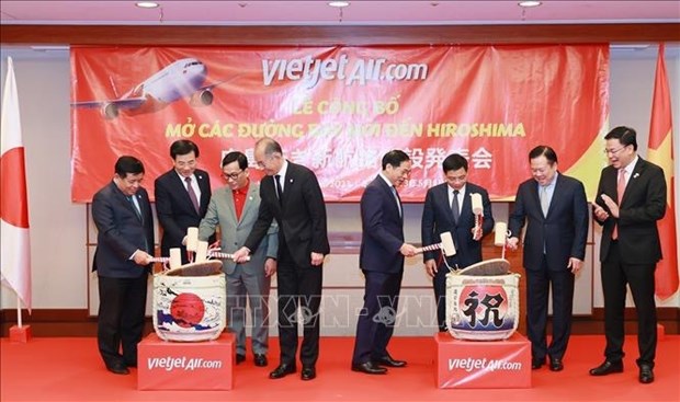 PM attends announcement of direct Hanoi-Hiroshima air route hinh anh 2