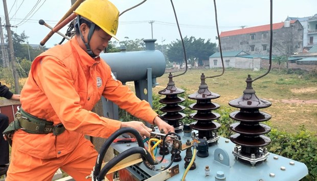 Mong Cai city imports electricity from China’s Dongxing hinh anh 1