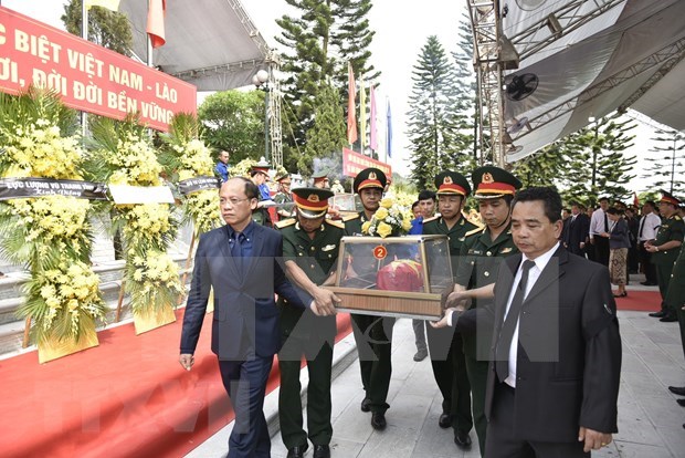 Remains of volunteer soldiers reburied in Ha Tinh province hinh anh 1