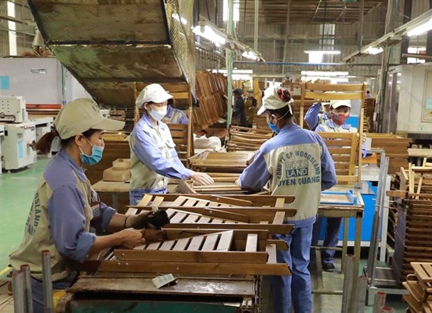 Timber exporters face sharp decline in orders hinh anh 1