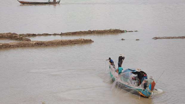 Cambodia bans freshwater fishing in four months to protect aquacultural resources hinh anh 1