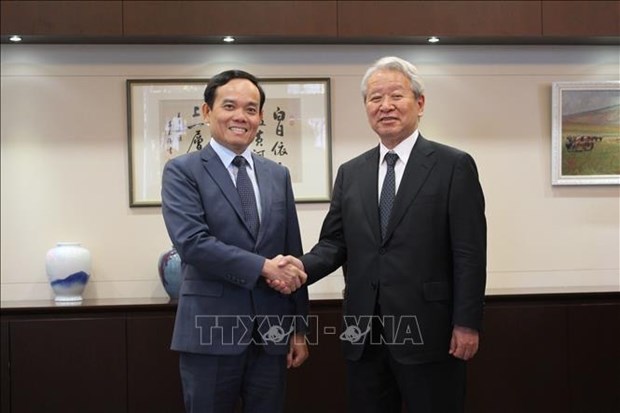 Deputy PM Tran Luu Quang pays working visit to Japan hinh anh 3