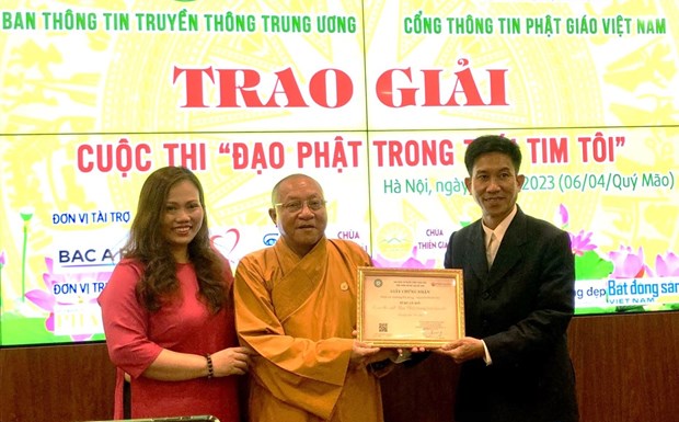 Six works win prizes in writing contest on Buddhism hinh anh 1
