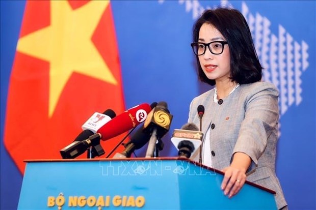 Vietnam objects to China’s placement of light buoys in Truong Sa hinh anh 1