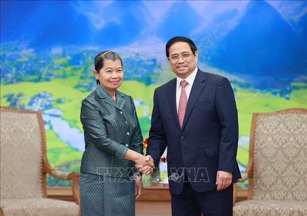 Vietnam gives top priority to ties with Cambodia: PM hinh anh 1