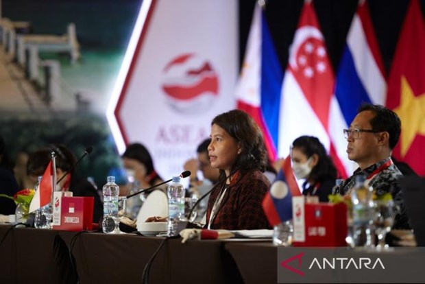 ASEAN speeds up FTA negotiations with Canada hinh anh 1