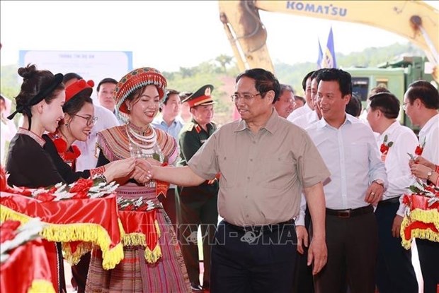 PM attends groundbreaking ceremony of Tuyen Quang-Ha Giang expressway hinh anh 1
