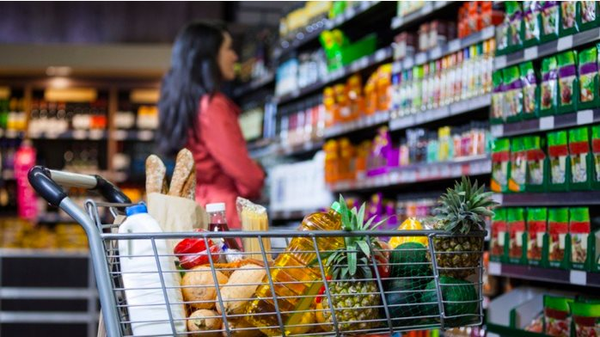 Retail sales of consumer goods, services top 22 billion USD in May hinh anh 1