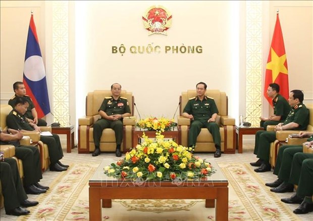 Vietnam, Laos boost collaboration in military logistics hinh anh 1