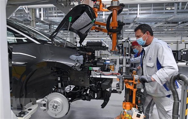 Volkswagen to build electric vehicle factory in Indonesia hinh anh 1
